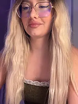 Snapshot of mollyxxx chatting on 27, 3, 2026 mollyxxx online show from 27, 3, 2026