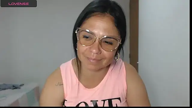 Snapshot of selena_ferri chatting on 25, 10, 2025 selena ferri online show from 25, 10, 2025