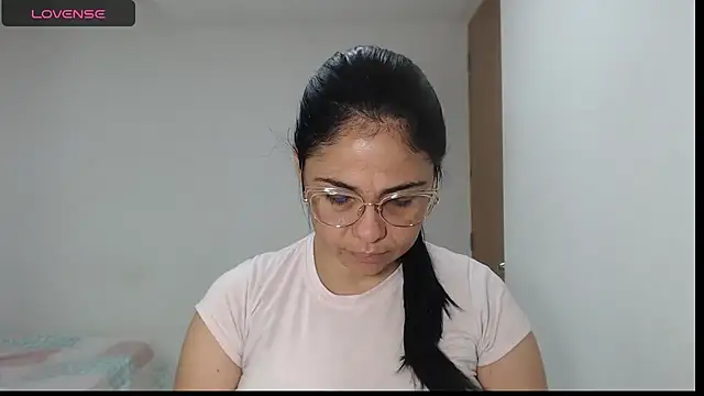 Snapshot of selena_ferri chatting on 27, 10, 2025 selena ferri online show from 27, 10, 2025