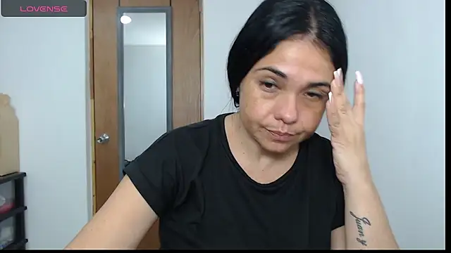 Snapshot of selena_ferri chatting on 4, 12, 2025 selena ferri online show from 4, 12, 2025