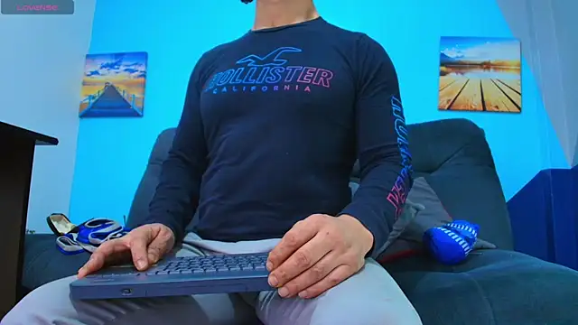 Snapshot of juanses_n_toro chatting on 24, 9, 2025 juanses n toro online show from 24, 9, 2025