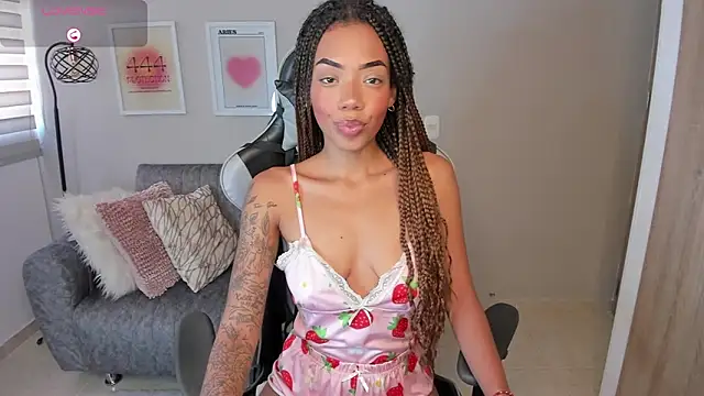 ashley 23  online show from 19, 12, 2025