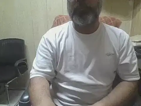 Snapshot of hairymaster95 chatting on 12, 7, 2026 hairymaster95 online show from 12, 7, 2026