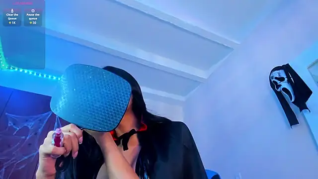 Snapshot of divinesalome chatting on 11, 10, 2025 divinesalome online show from 11, 10, 2025