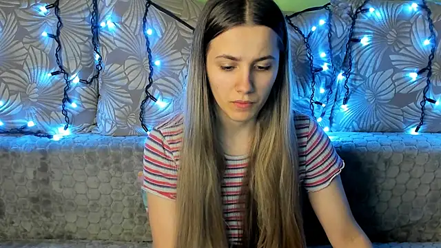 Snapshot of MaggieCake chatting on 25, 12, 2024 MaggieCake online show from 25, 12, 2024