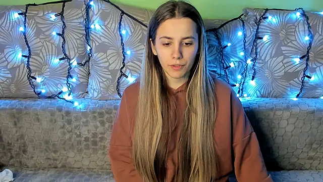 Snapshot of MaggieCake chatting on 26, 12, 2024 MaggieCake online show from 26, 12, 2024