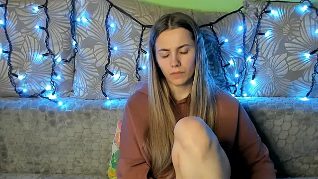 Snapshot of MaggieCake chatting on 27, 12, 2024 MaggieCake online show from 27, 12, 2024