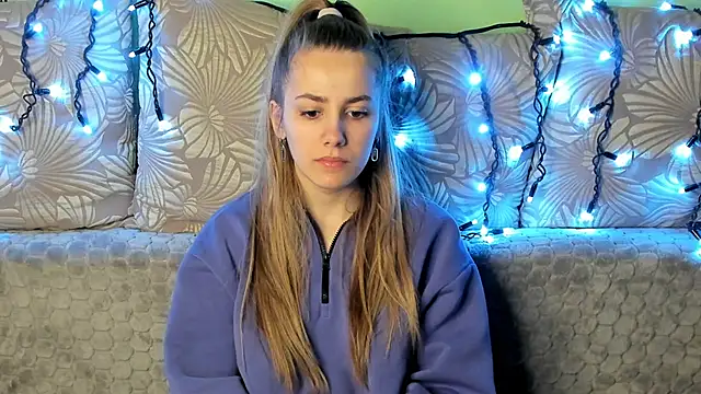 Snapshot of MaggieCake chatting on 11, 1, 2025 MaggieCake online show from 11, 1, 2025