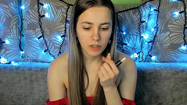 Snapshot of MaggieCake chatting on 12, 2, 2025 MaggieCake online show from 12, 2, 2025