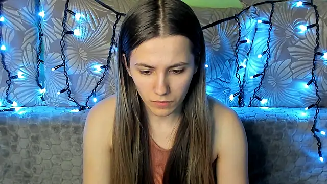 Snapshot of MaggieCake chatting on 15, 2, 2025 MaggieCake online show from 15, 2, 2025