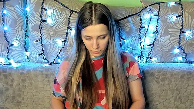 Snapshot of MaggieCake chatting on 16, 2, 2025 MaggieCake online show from 16, 2, 2025