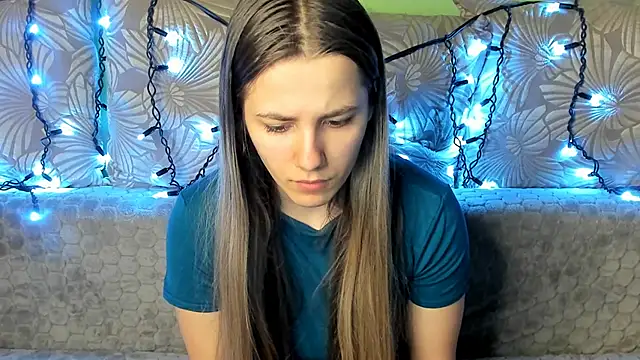 Snapshot of MaggieCake chatting on 17, 2, 2025 MaggieCake online show from 17, 2, 2025