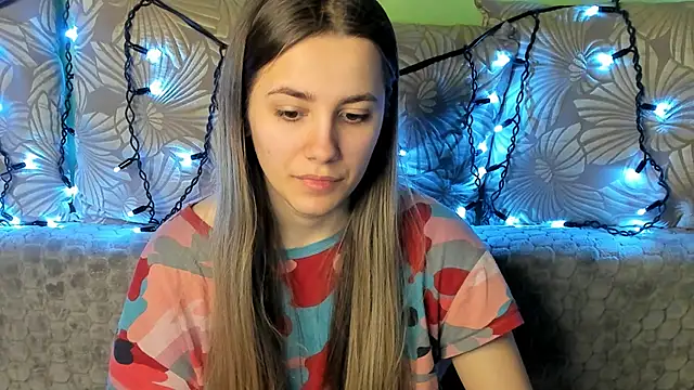 Snapshot of MaggieCake chatting on 22, 2, 2025 MaggieCake online show from 22, 2, 2025