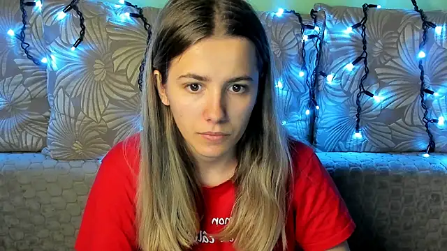 Snapshot of MaggieCake chatting on 29, 10, 2025 MaggieCake online show from 29, 10, 2025