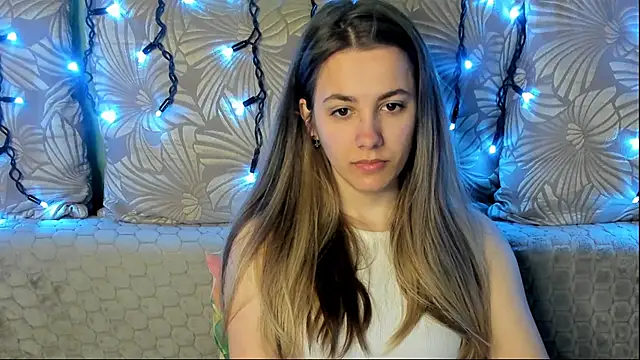 MaggieCake online show from 6, 4, 2026