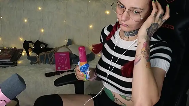 Ginger Stay online show from 2, 10, 2025