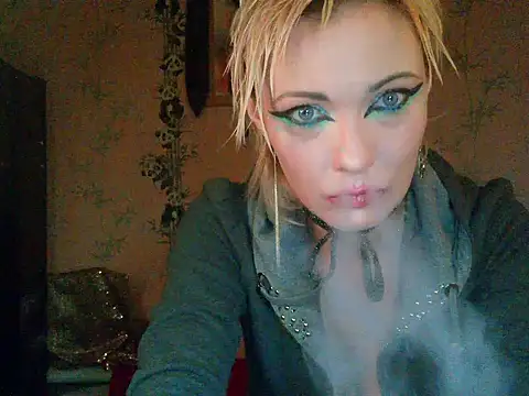 WildMissNiks online show from 12, 11, 2025