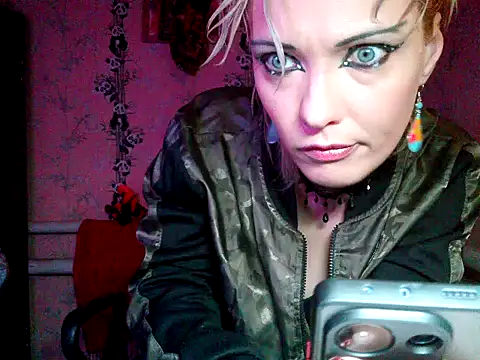 WildMissNiks online show from 1, 12, 2025