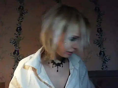 WildMissNiks online show from 8, 4, 2026