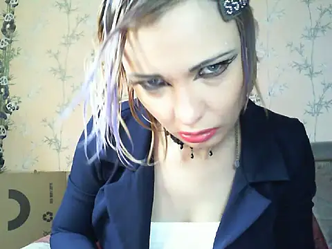 WildMissNiks online show from 16, 4, 2026