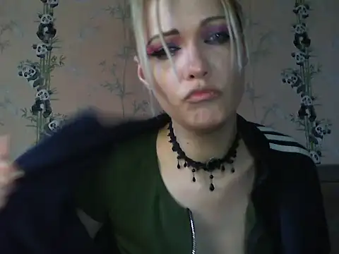 Snapshot of WildMissNiks chatting on 9, 5, 2026 WildMissNiks online show from 9, 5, 2026