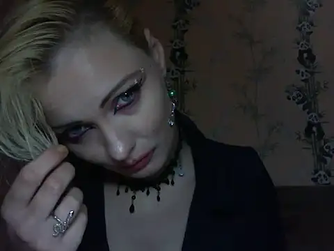 Snapshot of WildMissNiks chatting on 27, 5, 2026 WildMissNiks online show from 27, 5, 2026
