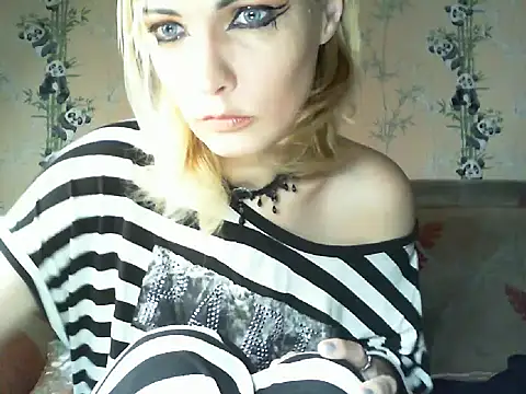 WildMissNiks online show from 21, 7, 2026