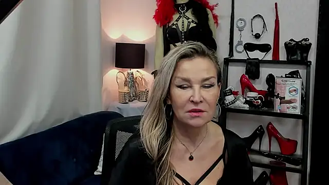 crystaLUX online show from 10, 1, 2025