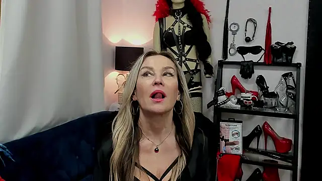 crystaLUX online show from 22, 1, 2025