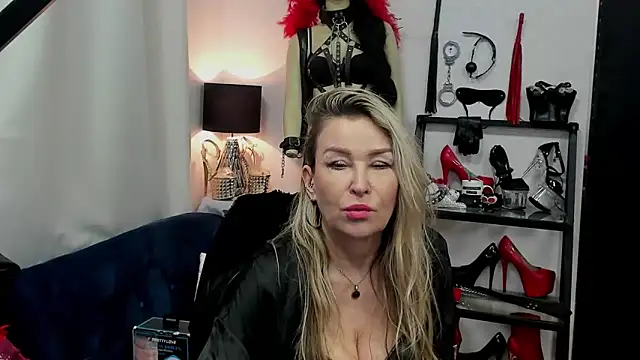 crystaLUX online show from 26, 2, 2025