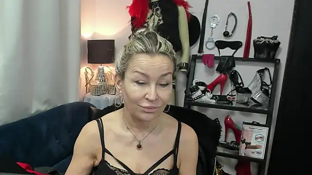 crystaLUX online show from 15, 4, 2026