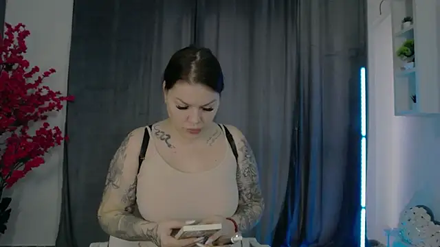 Raven Luna online show from 12, 12, 2024