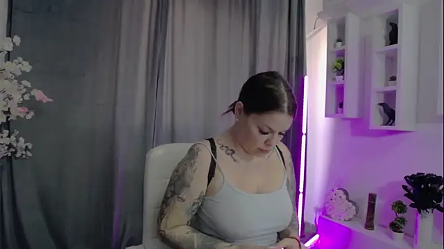 Raven Luna online show from 19, 12, 2024