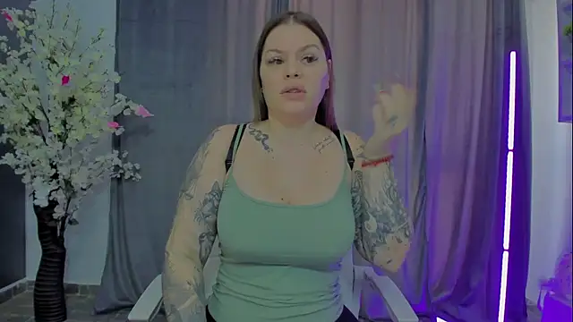 Raven Luna online show from 6, 1, 2025