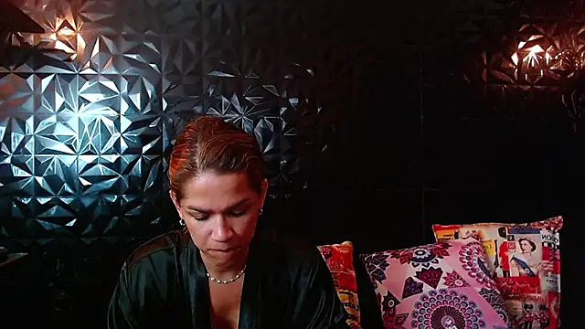 PINK  LOLA1 online show from 29, 11, 2025