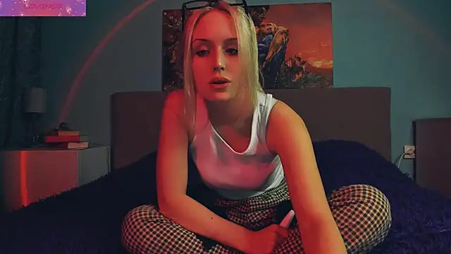 Linda Roxy online show from 2, 3, 2025