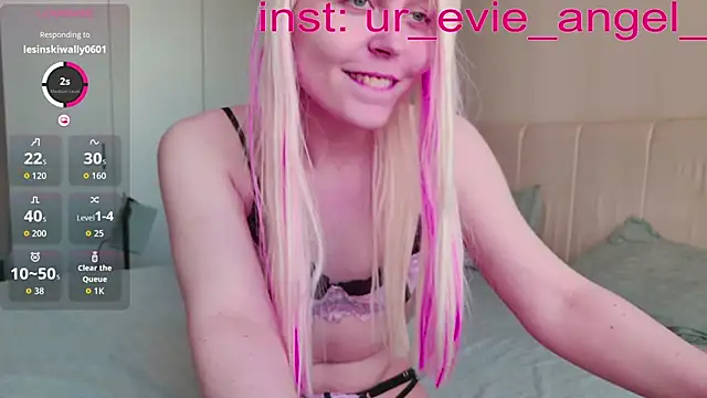 Snapshot of Evelyn_rabbit chatting on 30, 3, 2026 Evelyn rabbit online show from 30, 3, 2026