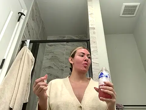 Snapshot of Alyssa_rhoades chatting on 28, 11, 2025 Alyssa rhoades online show from 28, 11, 2025