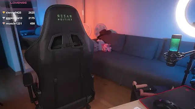 Snapshot of Emberella_ chatting on 6, 12, 2024 Emberella online show from 6, 12, 2024