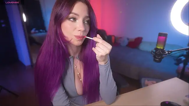 Snapshot of Emberella_ chatting on 5, 3, 2025 Emberella online show from 5, 3, 2025