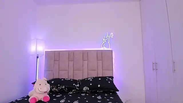 DannaTeen online show from 5, 2, 2025