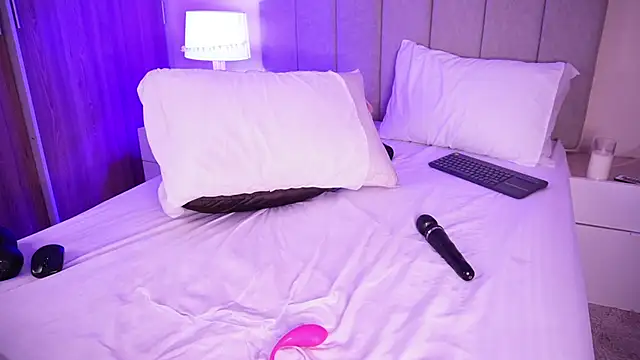 curvyliciousss online show from 11, 1, 2025