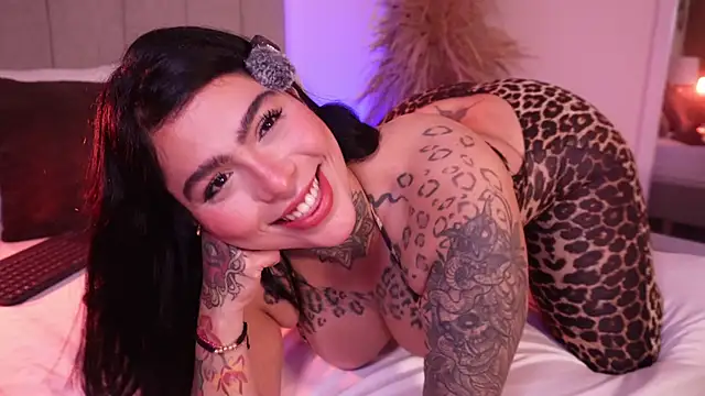 Snapshot of curvyliciousss chatting on 16, 1, 2026 curvyliciousss online show from 16, 1, 2026