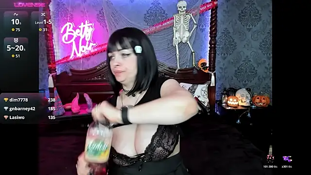 BettyNoir online show from 25, 10, 2025