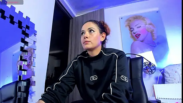 KimberlySaen online show from 13, 1, 2026