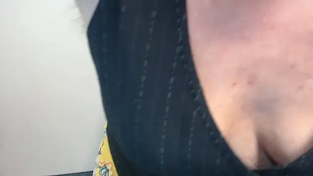 Adelewildx online show from 18, 12, 2024