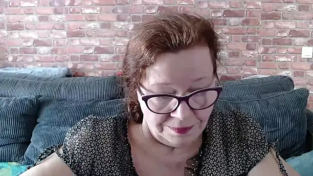 Adelewildx online show from 8, 3, 2025