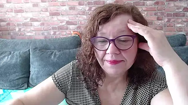 Adelewildx online show from 16, 3, 2025