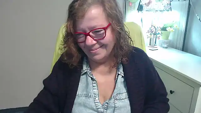 Adelewildx online show from 2, 10, 2025