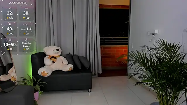 roxie gates  online show from 4, 2, 2025